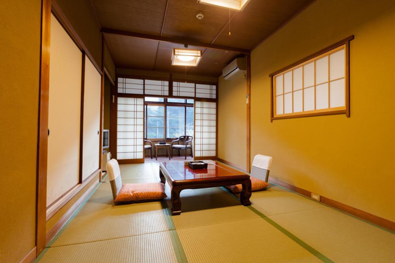 Tsuruya Ryokan Тоёока Экстерьер фото